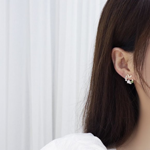 NEW 14K Gold Plated Diamond Flower Butterfly Stud Earrings - Picture 2 of 7